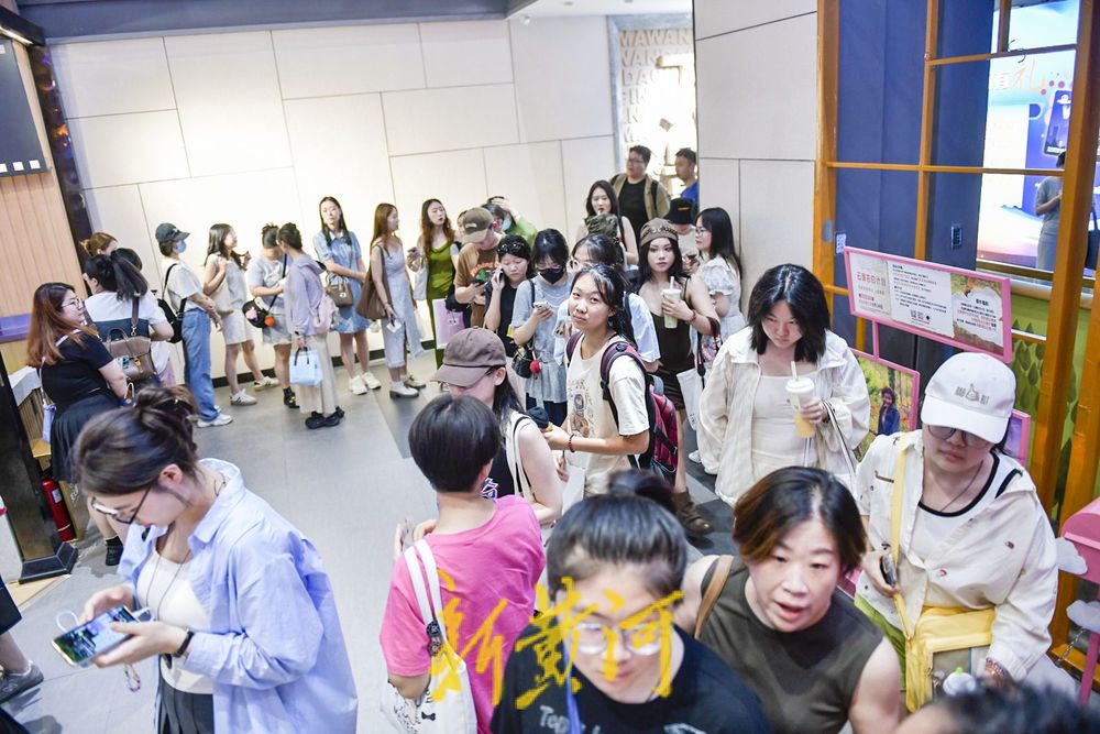 多部电影扎堆暑期档 影院迎来观影热潮